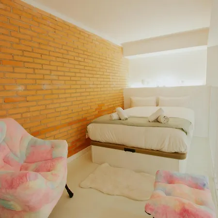 2 Of Arts And Science Fast Wifi 2 * ולנסיה